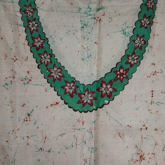 Rare Silk Tablecloth Runner Red Green Sri Lanka Poinsettia 54"×70" Handmade Art - Picture 6 of 10